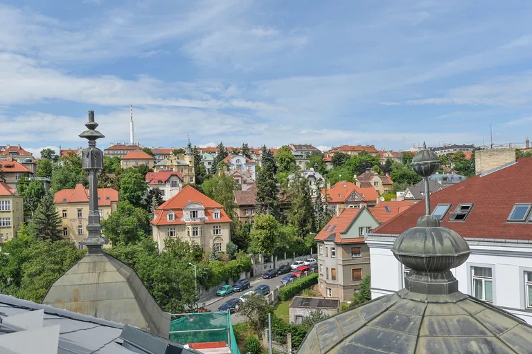 Moskevská, Vršovice - Prague 10 | Sale, Apartment, Two-bedroom (3+kk), 107 m²