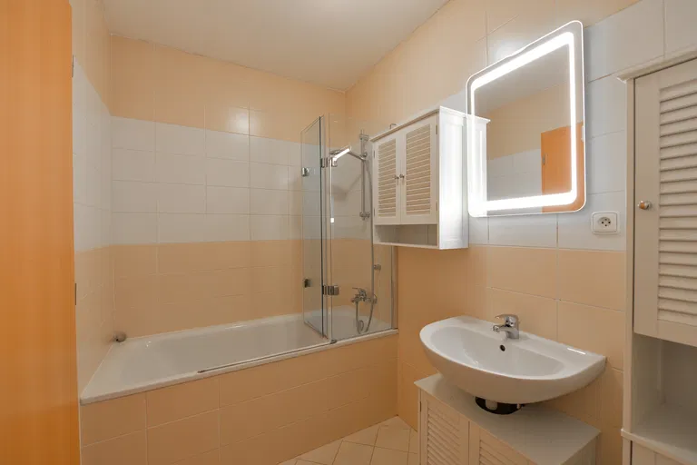 Naardenská, Liboc - Praha 6 | Prenájom, Byt, 4-izbový, 101 m²