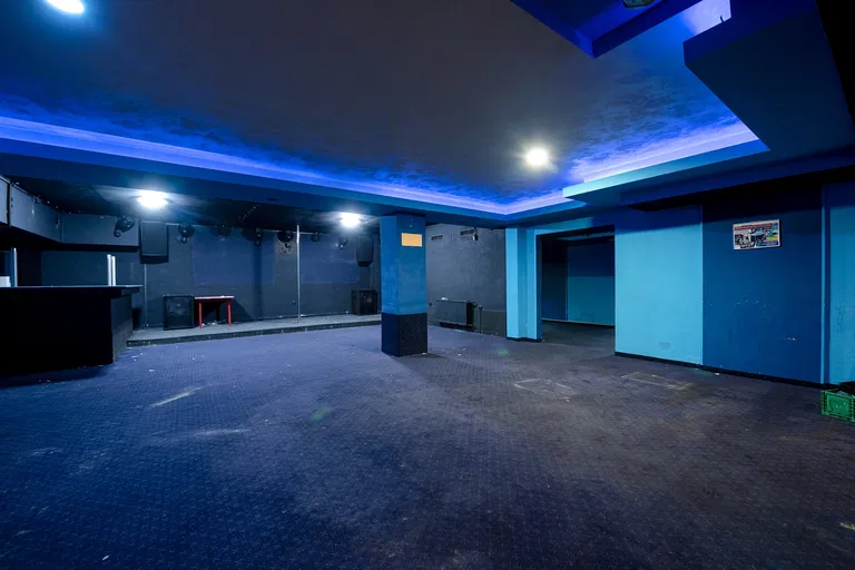 Holíčska, Petržalka - Bratislava V | Prenájom, Obchodný priestor, 400 m²