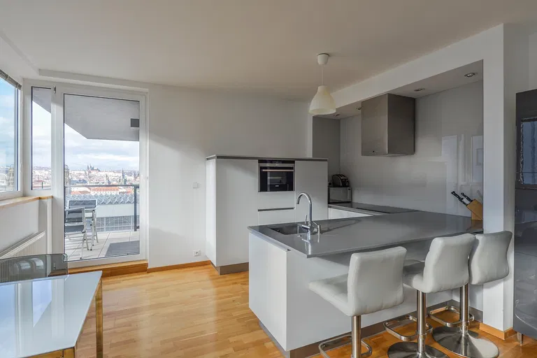 Italská, Vinohrady - Prague 2 | Rent, Apartment, One-bedroom (2+kk), 76 m²