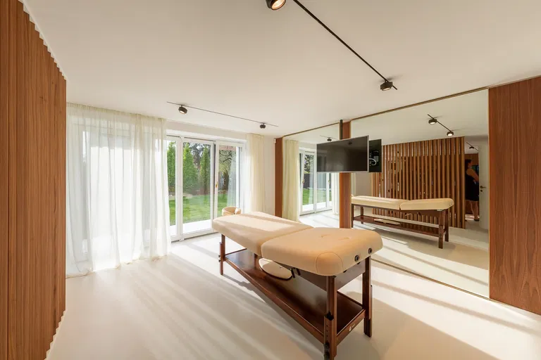 Nad Zlatnicí, Dejvice - Prague 6 | Sale, House, Six-bedroom (7+kk), 527 m²