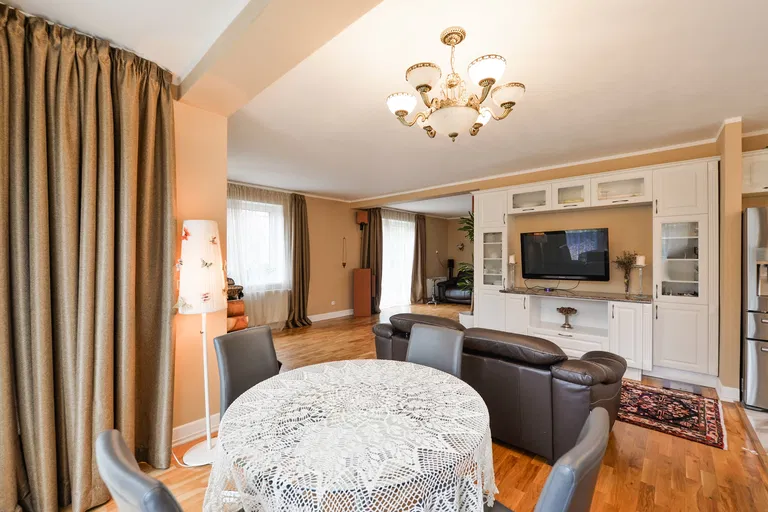 Bezručova, Roztoky - Praha-západ | Predaj, Rodinný dom, 6-izbový, 320 m²