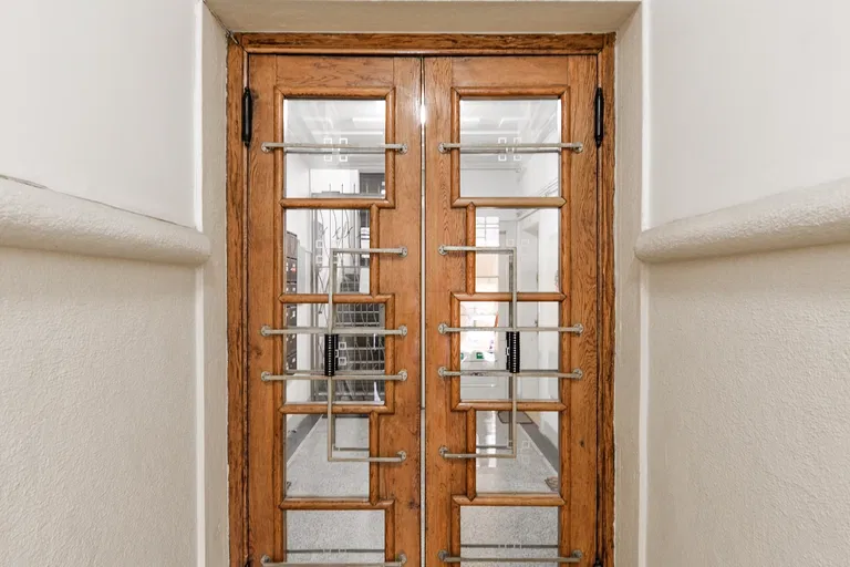 Korunní, Vinohrady - Prague 3 | Sale, Apartment, Two-bedroom (3+1), 107 m²