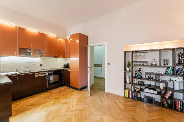 Šafaříkova, Vinohrady - Prague 2 | Sale, Apartment, Two-bedroom (3+kk), 79 m²