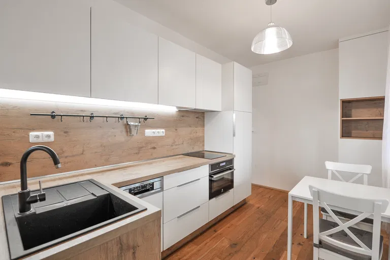 Na Hřebenech II, Podolí - Prague 4 | Sale, Apartment, Studio (1+kk), 63 m²