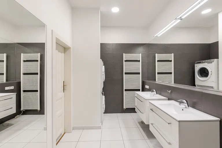 Janáčkovo nábřeží, Smíchov - Praha 5 | Prenájom, Byt, 6-izbový, 291 m²