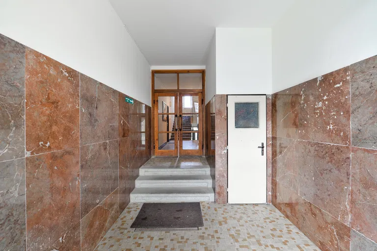 Na Hřebenech II, Podolí - Prague 4 | Sale, Apartment, Studio (1+kk), 63 m²