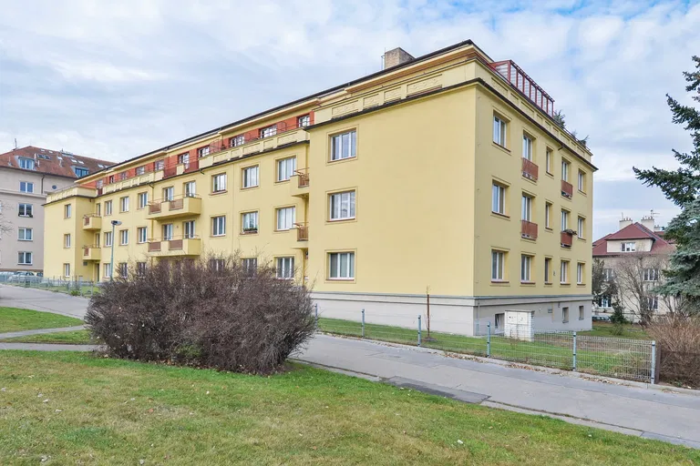 Na Hřebenech II, Podolí - Prague 4 | Sale, Apartment, Studio (1+kk), 63 m²