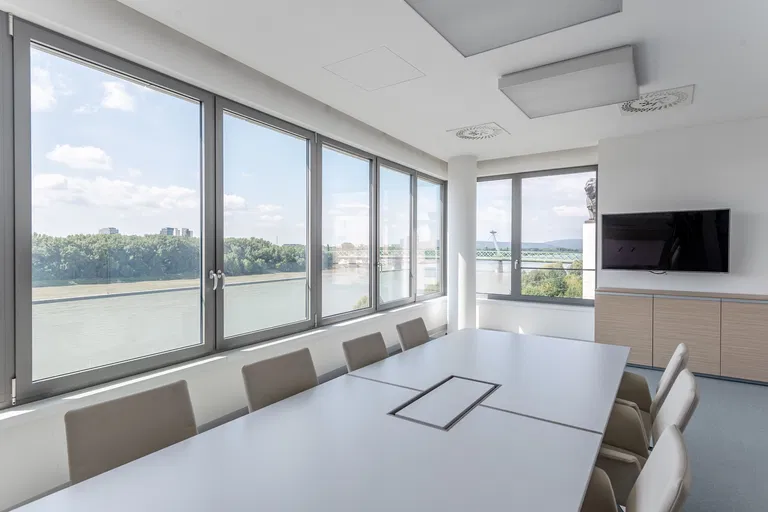 Pribinova, Staré Mesto - Bratislava I | Predaj, Kancelárie, 229 m²