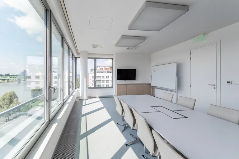 Pribinova, Staré Mesto - Bratislava I | Predaj, Kancelárie, 229 m²