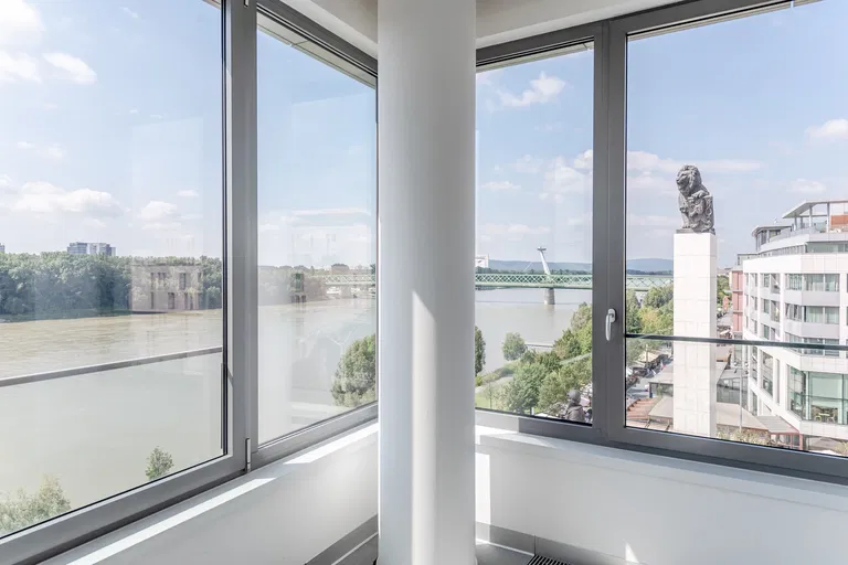 Pribinova, Staré Mesto - Bratislava I | Predaj, Kancelárie, 229 m²