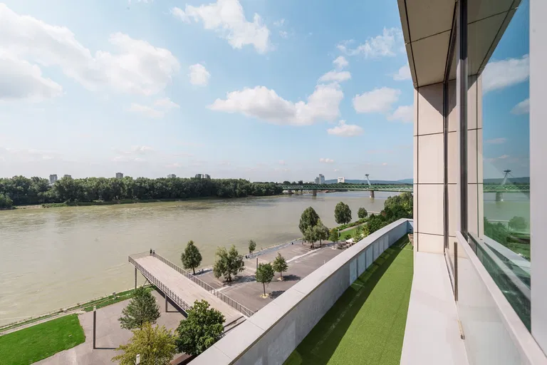 Pribinova, Staré Mesto - Bratislava I | Predaj, Kancelárie, 229 m²