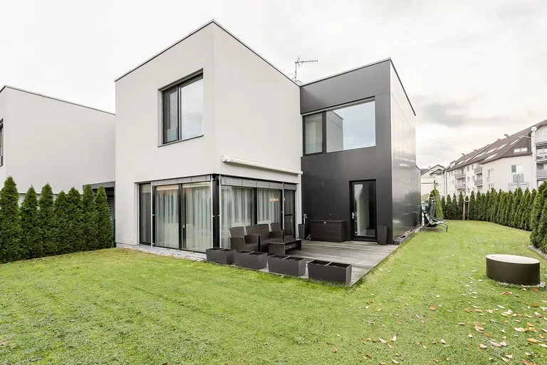 Urešova, Kunratice - Prague 4 | Sale, House, Three-bedroom (4+kk), 208 m²