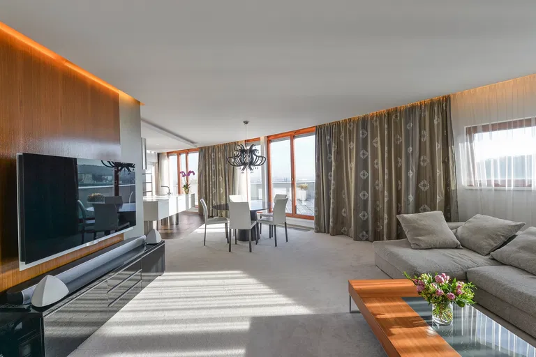 Klímova, Radlice - Praha 5 | Prenájom, Byt, 4-izbový, 231 m²