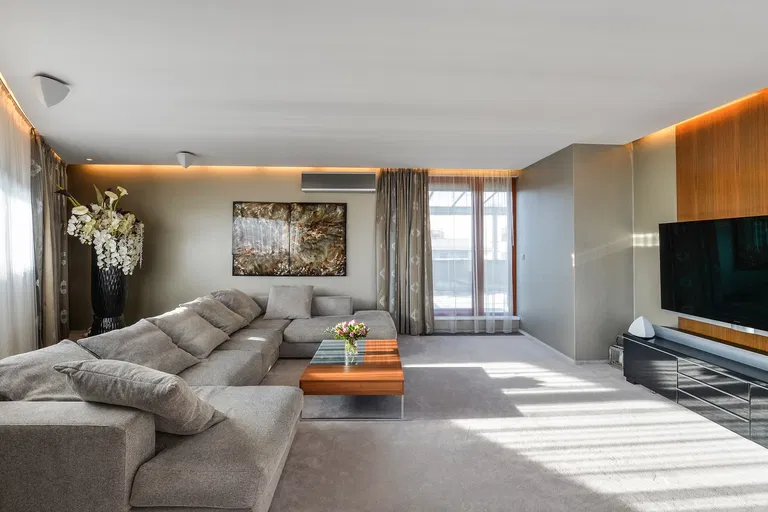 Klímova, Radlice - Praha 5 | Prenájom, Byt, 4-izbový, 231 m²
