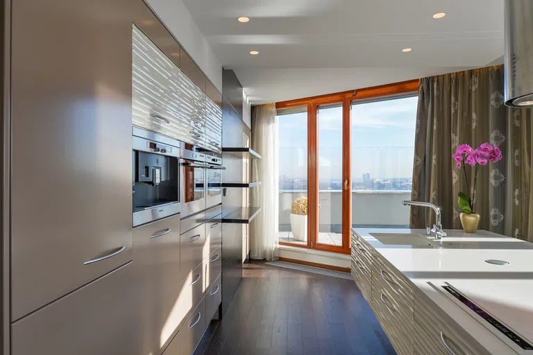 Klímova, Radlice - Praha 5 | Prenájom, Byt, 4-izbový, 231 m²
