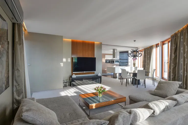 Klímova, Radlice - Praha 5 | Prenájom, Byt, 4-izbový, 231 m²