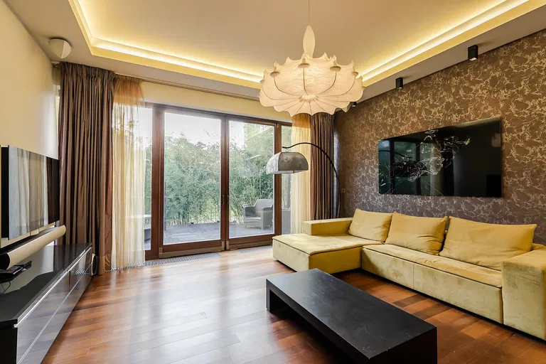 Mlýnská, Bubeneč - Praha 6 | Prenájom, Byt, 3-izbový, 130 m²