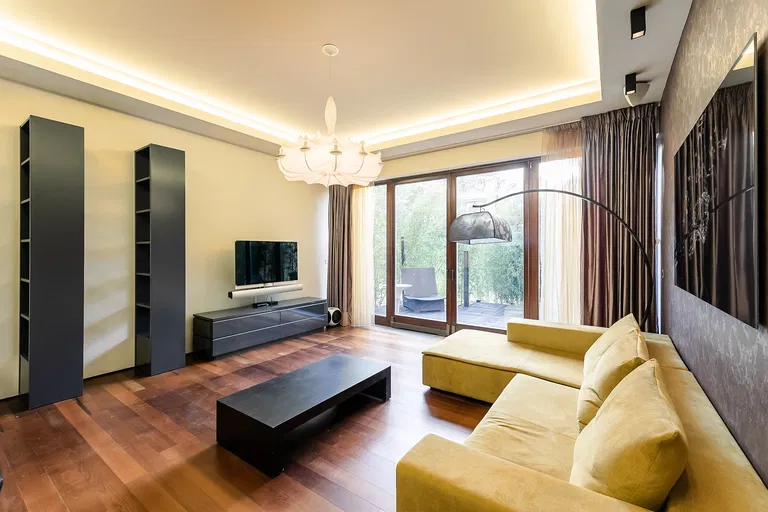 Mlýnská, Bubeneč - Praha 6 | Prenájom, Byt, 3-izbový, 130 m²