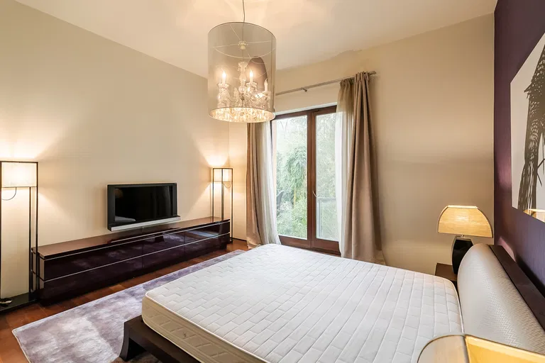 Mlýnská, Bubeneč - Praha 6 | Prenájom, Byt, 3-izbový, 130 m²