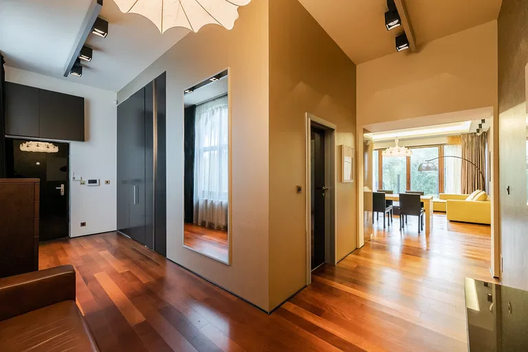 Mlýnská, Bubeneč - Praha 6 | Prenájom, Byt, 3-izbový, 130 m²