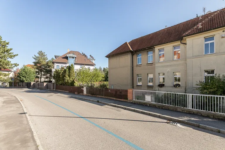 Nad Šárkou, Dejvice - Prague 6 | Sale, House, Four-bedroom (5+kk), 195 m²