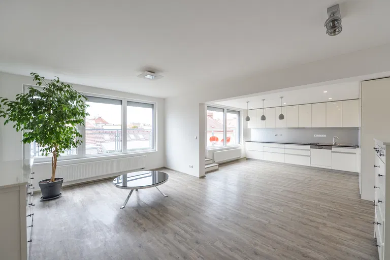 V Zahradách, Libeň - Prague 8 | Sale, Apartment, Two-bedroom (3+1), 126 m²