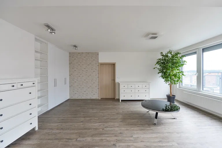 V Zahradách, Libeň - Prague 8 | Sale, Apartment, Two-bedroom (3+1), 126 m²