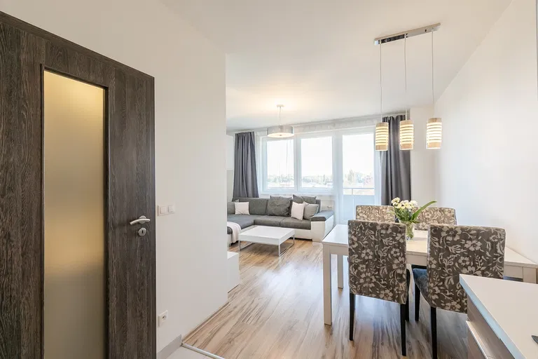 U Uhříněveské obory, Uhříněves - Prague 10 | Sale, Apartment, Two-bedroom (3+kk), 73 m²