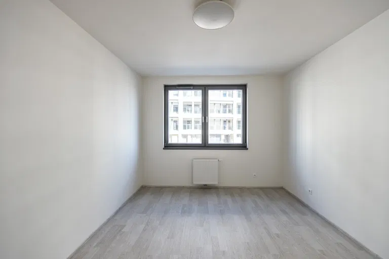 U Mlýnského kanálu, Karlín - Praha 8 | Prenájom, Byt, 3-izbový, 85 m²