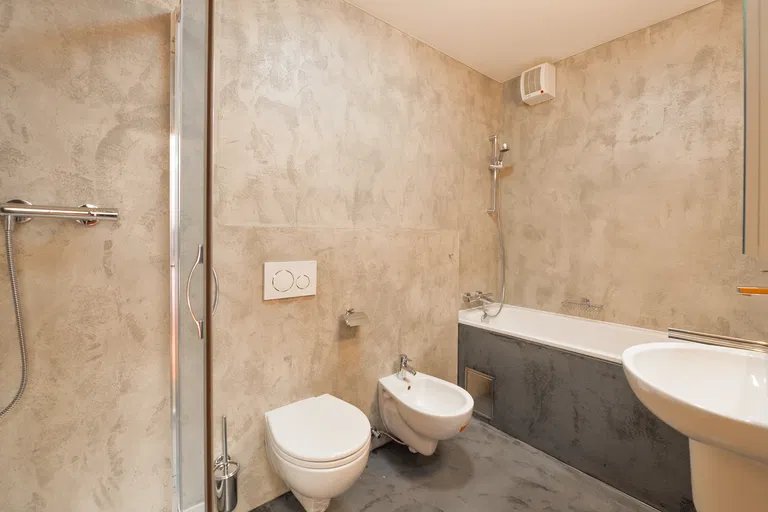Nad Okrouhlíkem, Libeň - Praha 8 | Prenájom, Byt, 5-izbový, 186 m²
