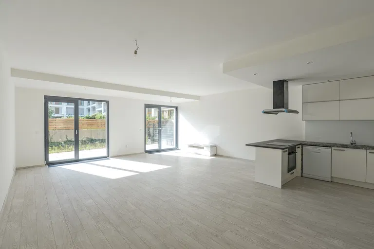 U Mlýnského kanálu, Karlín - Praha 8 | Prenájom, Byt, 3-izbový, 124 m²