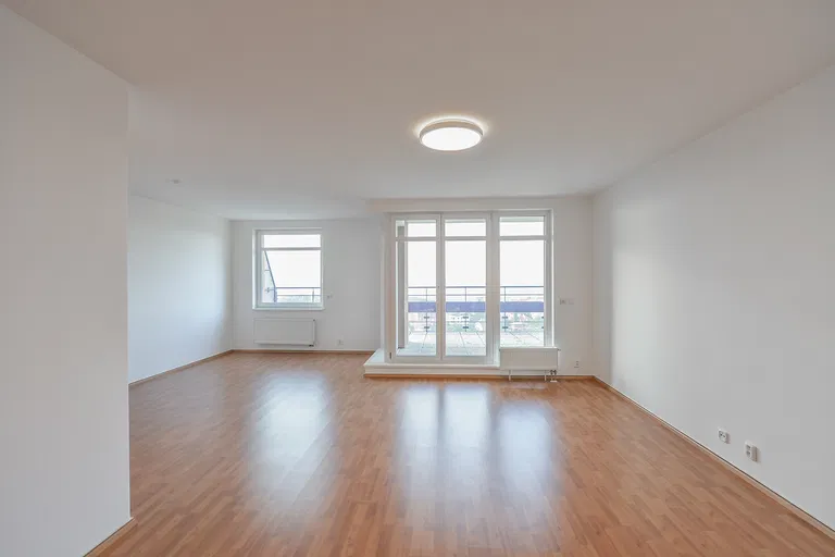 Nad Okrouhlíkem, Libeň - Praha 8 | Prenájom, Byt, 5-izbový, 186 m²