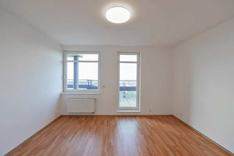 Nad Okrouhlíkem, Libeň - Praha 8 | Prenájom, Byt, 5-izbový, 186 m²