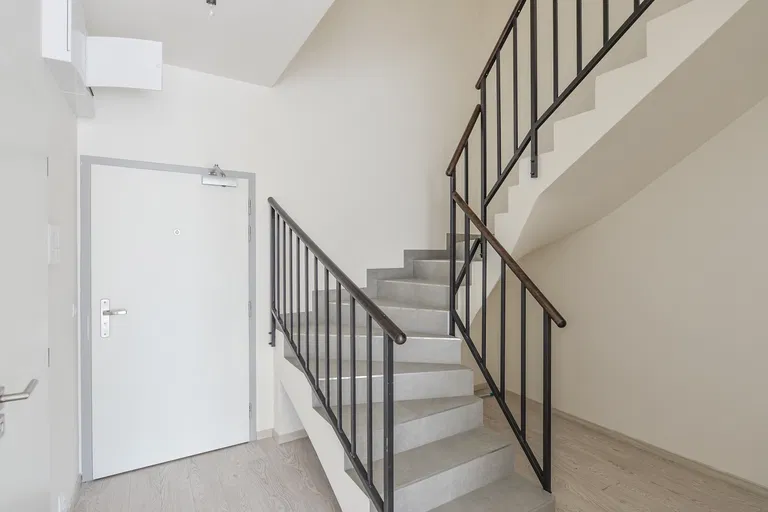 U Mlýnského kanálu, Karlín - Praha 8 | Prenájom, Byt, 3-izbový, 124 m²