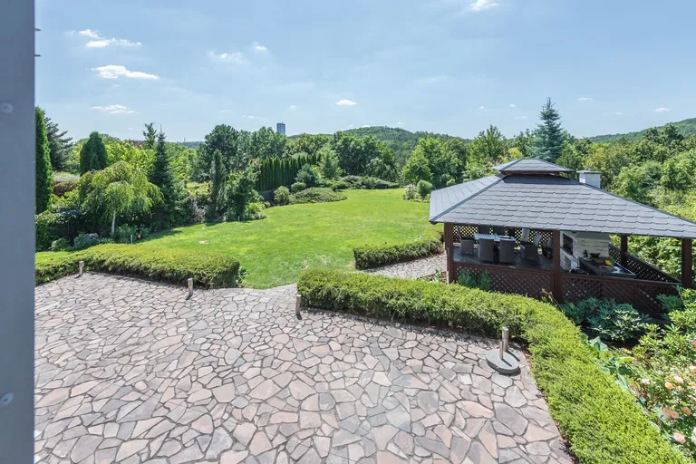 Nebušická, Nebušice - Praha 6 | Prenájom, Byt, 7-izbový, 500 m²