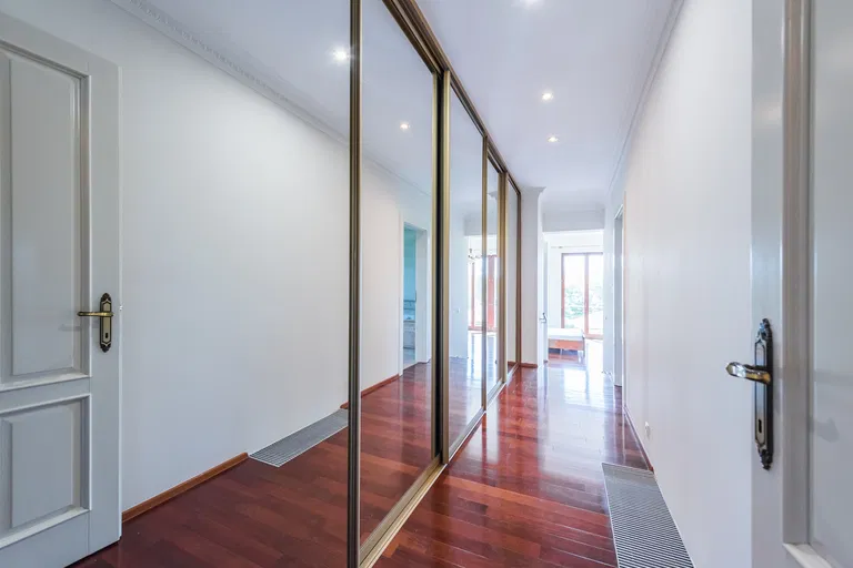 Nebušická, Nebušice - Praha 6 | Prenájom, Byt, 7-izbový, 500 m²