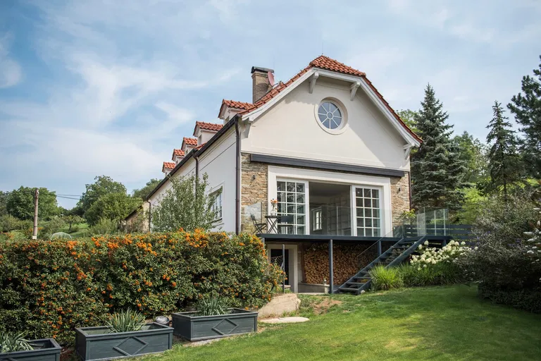 Okoř - Praha-západ | Predaj, Rodinný dom, 6-izbový, 365 m²