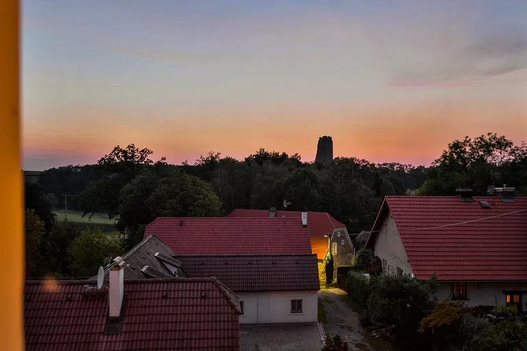 Okoř - Praha-západ | Predaj, Rodinný dom, 6-izbový, 365 m²