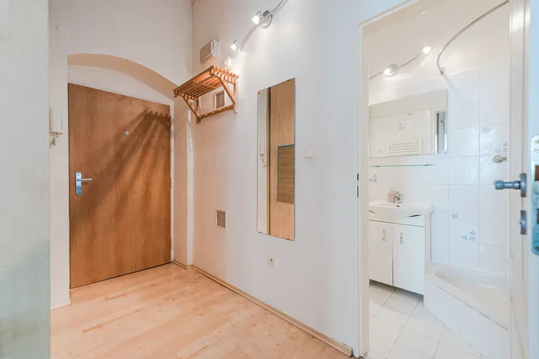 Palárikova, Staré Mesto - Bratislava I | Prenájom, Byt, 2-izbový, 47 m²