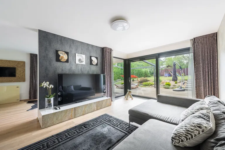 Pod Viaduktem, Stodůlky - Prague 5 | Sale, House, Five-bedroom (6+kk), 290 m²