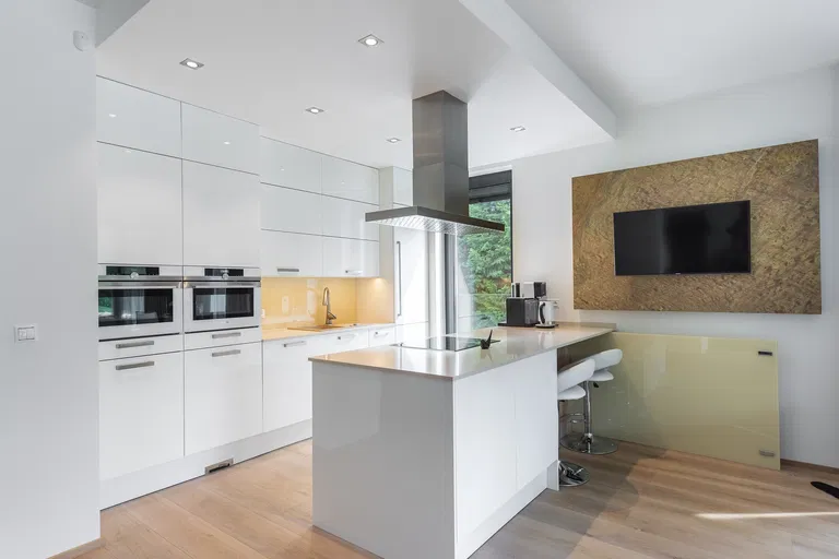 Pod Viaduktem, Stodůlky - Prague 5 | Sale, House, Five-bedroom (6+kk), 290 m²