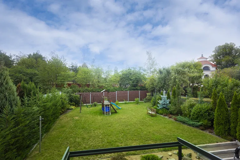 Pod Viaduktem, Stodůlky - Prague 5 | Sale, House, Five-bedroom (6+kk), 290 m²