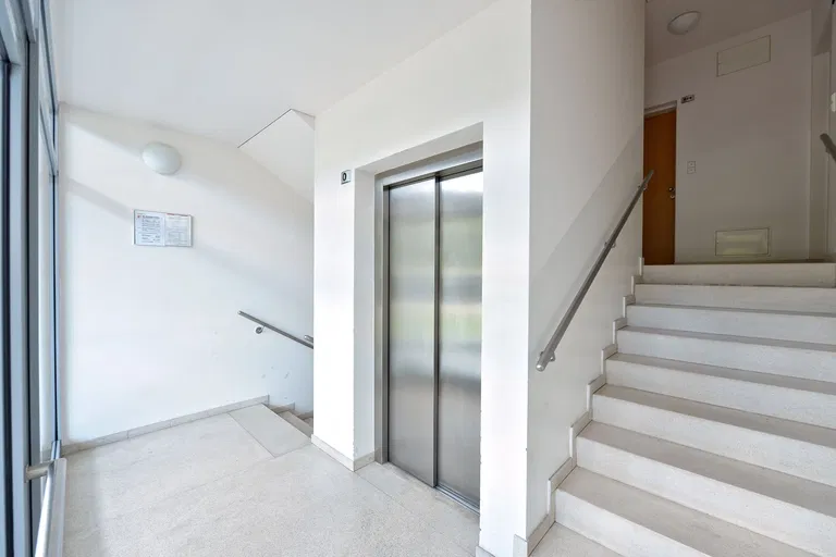 Naardenská, Liboc - Prague 6 | Sale, Apartment, Two-bedroom (3+kk), 155 m²