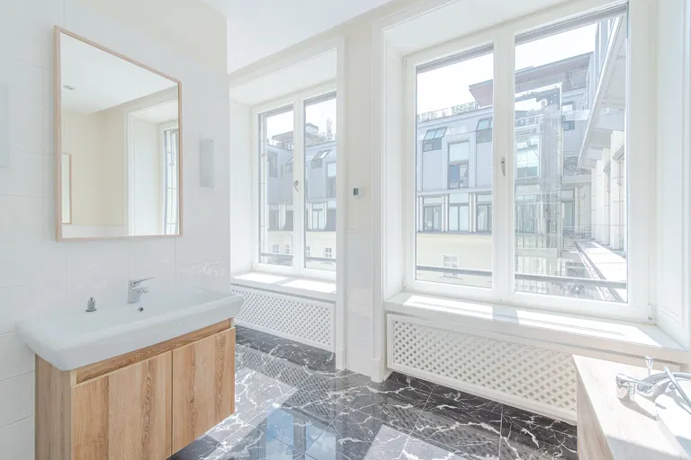 Gorkého, Staré Mesto - Bratislava I | Prenájom, Byt, 5-izbový, 261 m²