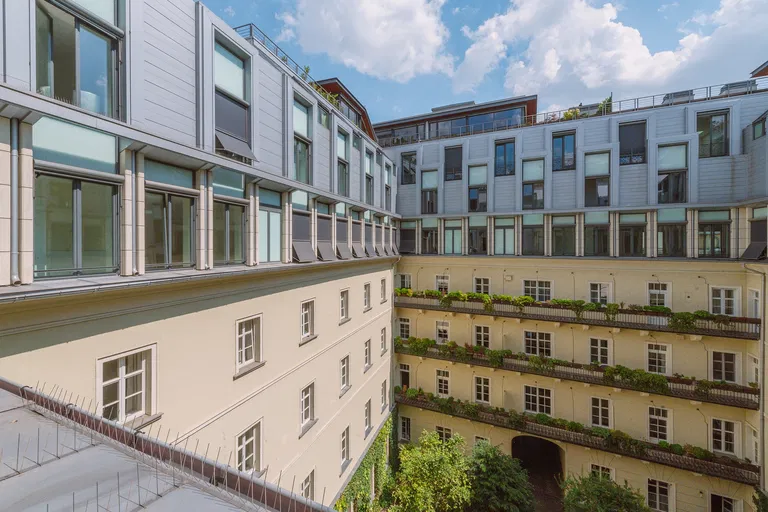 Gorkého, Staré Mesto - Bratislava I | Prenájom, Byt, 5-izbový, 261 m²
