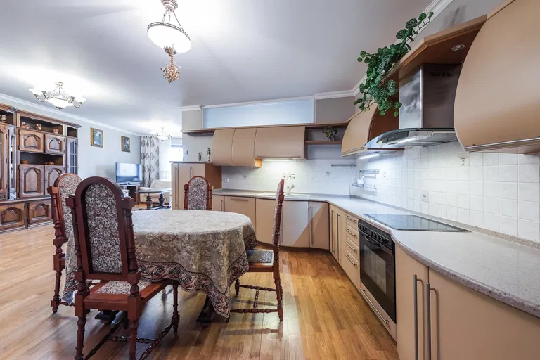 Irská, Vokovice - Praha 6 | Prenájom, Byt, 4-izbový, 115 m²