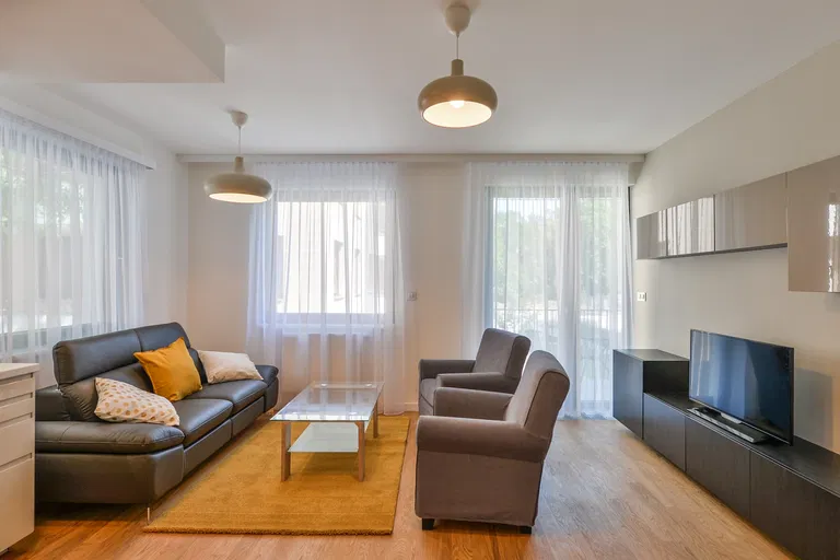 Pod Dvorem, Veleslavín - Praha 6 | Prenájom, Byt, 2-izbový, 60 m²