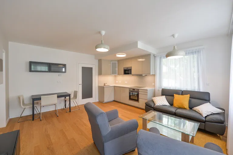 Pod Dvorem, Veleslavín - Praha 6 | Prenájom, Byt, 2-izbový, 60 m²