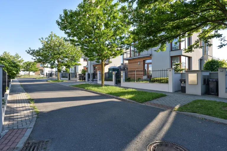 Jenská, Benice - Prague 10 | Sale, House, Three-bedroom (4+kk), 144 m²